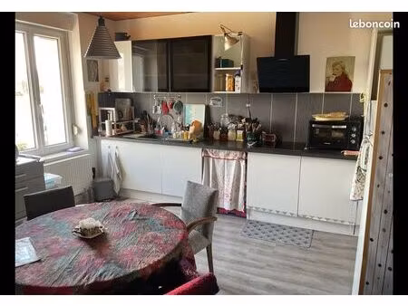 appartement 4 pièces  87 m2  mont st martin plateau