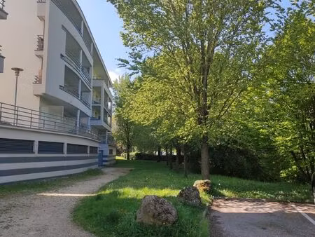 f3 meublé à 10 minutes à pied du parc de la pépinière à nancy