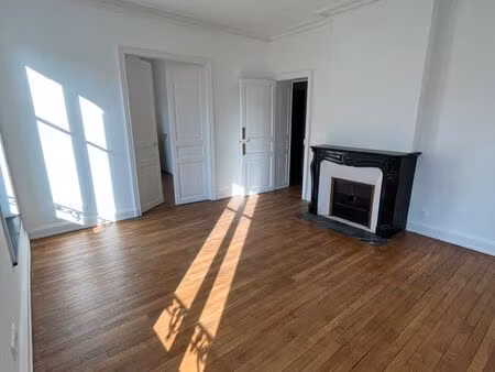 loue f3 rénové avec jardin