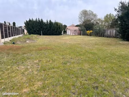 terrain 800 m2 viabilisé libre constructeur