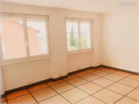 appartement 3 chambres 90m²bon état bon état