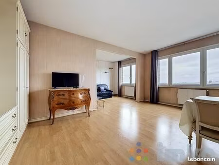 studio 1 pièce 46 m²