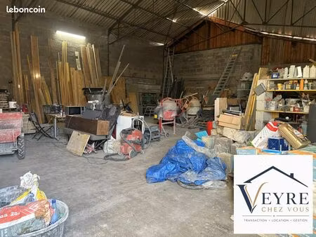 local 200 m² vic-le-comte