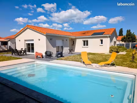 maison 2021 de 118 m² – 4 chambres – terrain 915 m² – piscine – pool house – secteur reche