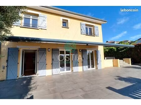 villa 7 pièces 136 m²