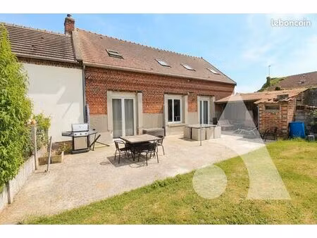 maison 9 pièces 161 m²