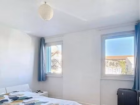 t3 meublé disponible secteur brezet ( cour privative)