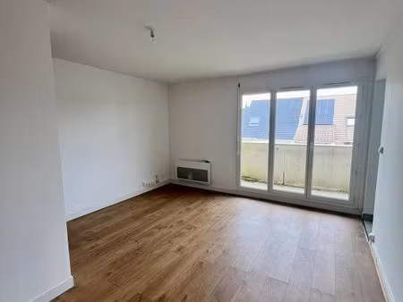 studio 1 pièce 28 m²
