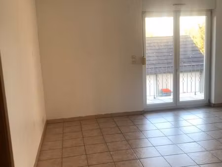 bel appartement f3 avec terrasse cave et garage