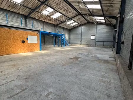 local pro entrepôt stockage 230 m2