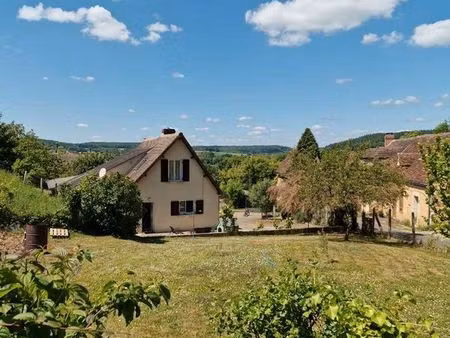 maison isolée en bord de foret