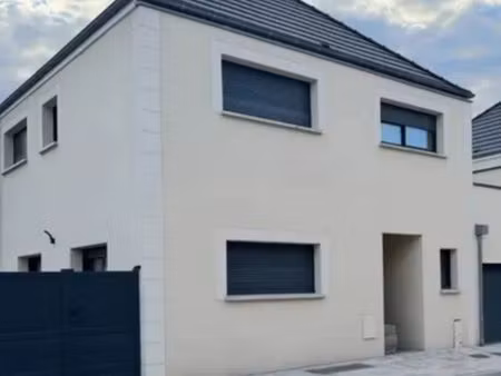 maison moderne yutz ( meublée ou non meublée)