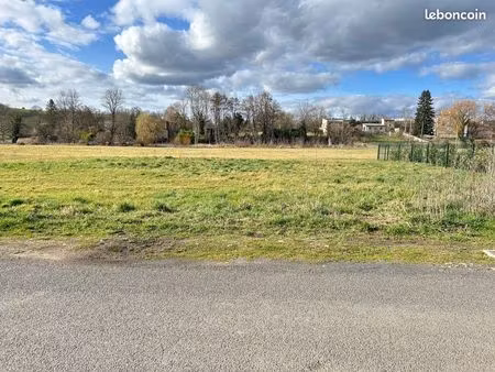 terrain plat constructible 450m2