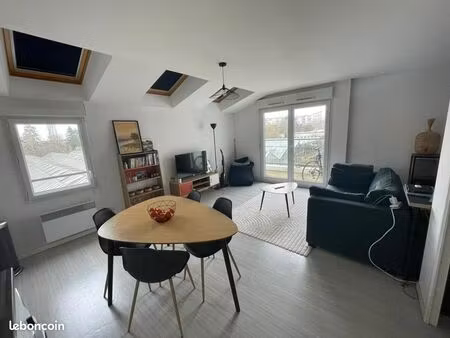 t1 bis de 41 m² avec balcon et garage fermé en sous-sol