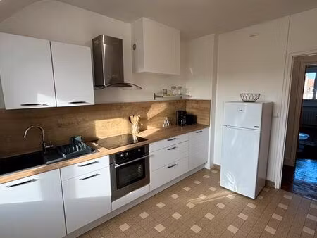 à louer – appartement meublé idéalement situé au cœur du centre-ville de beauvais