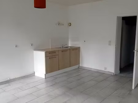 a louer appt rdc 47m2 centre fontevraud