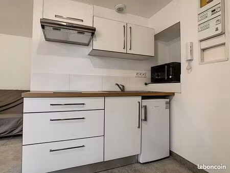 studio 1 pièce 22 m²