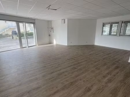 bureaux 61 m² saint gely du fesc