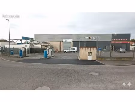 entrepôt 300 m² avec bureaux