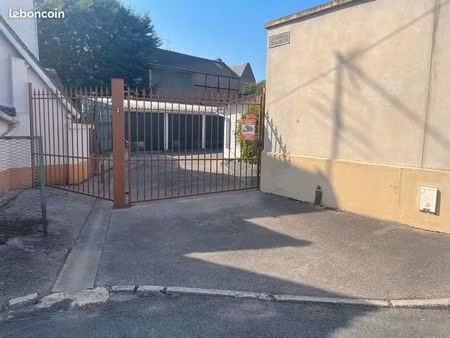 location garage fermé
