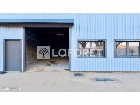 local commercial 230 m² saint etienne de crossey