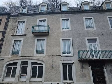 ancien hôtel à rénover entièrement