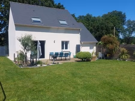 à vendre maison 89m²  3 chambres  garage et jardin