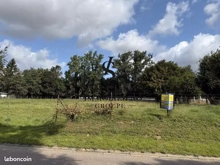 terrain 1 700 m² sus saint leger