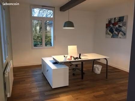 a louer bureau meublé