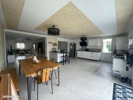 maison familiale de 189 m² avec jardin  suite parentale et bureau – saint-christophe-du-bo