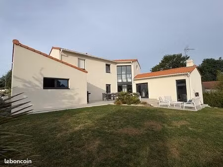 maison contemporaine lumineuse – monnières bourg