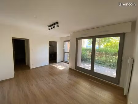 location studio meublé 31m2 rdj avec cave  terrasse et parking