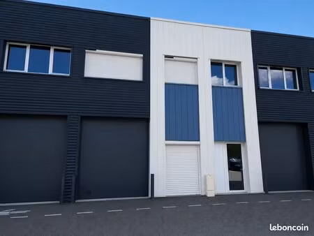 local entrepot / bureaux 180 m2