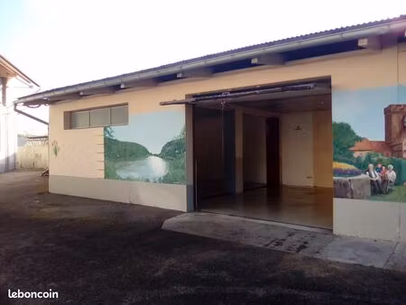 local pour activité commerciale ou stockage de 72 m2 sur un niveau