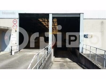 local d'activité 90 m²