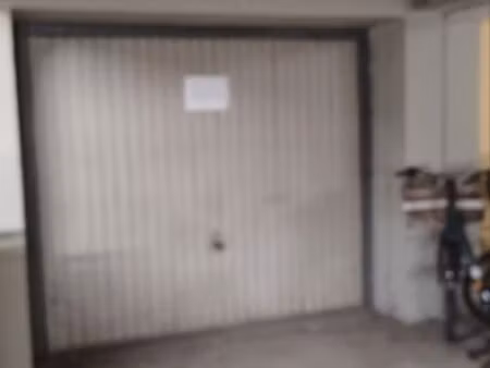 garage / box fermé dans résidence