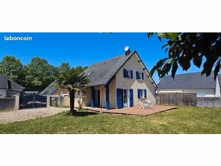 a laloubère charmante maison meublée sur terrain arboré avec terrasse
