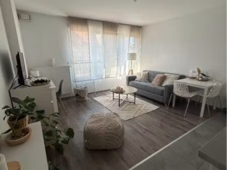 studio récent sécurisé proche du centre