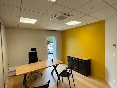 petite salle de réception ou bureau