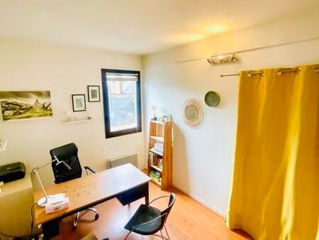 loue bureau meublé
