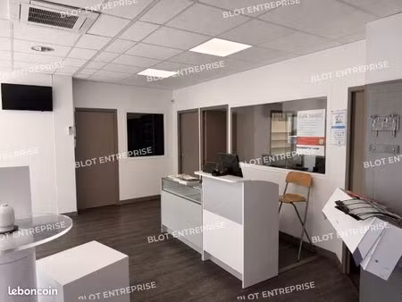 local d'activité 560 m²