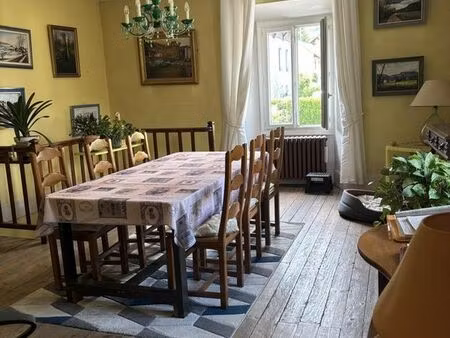 maison 5 pièces 195 m²