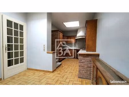 immeuble 9 pièces 250 m²