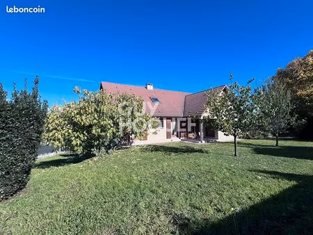 maison 9 pièces 230 m²