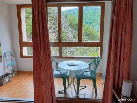 vends appartement de 24 m² + loggia de 6 m²
