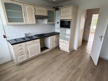 ? appartement f3 de 67 m² à louer – 600 charges comprises