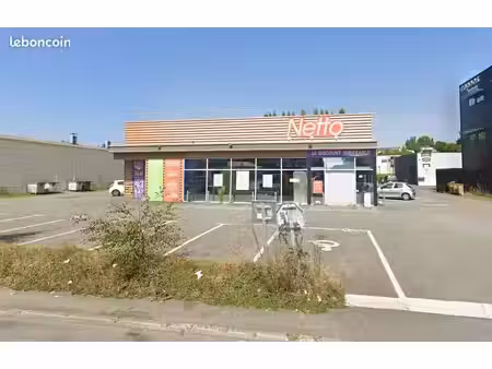 local commercial 835 m² lécousse