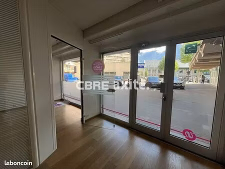 local commercial 64 m² saint-jean-de-maurienne