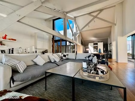 maison-loft en duplex  piscine  terrasses  garage-atelier  bureaux  ascenseur - bordeaux c