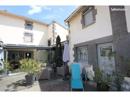 maison 7 pièces 157 m²